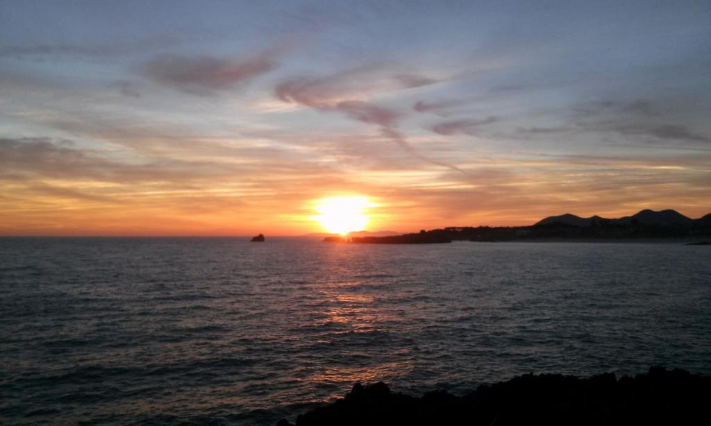 Hostal Isla Playa Bagian luar foto